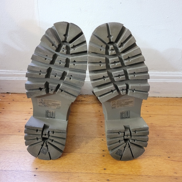 Forever 21 Chelsea Boots - Picture 6 of 6